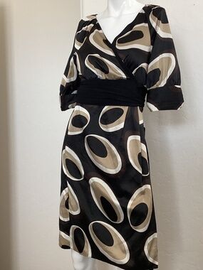Banana Republic, sz 6, black with beige and white ovals, midi, true wrap dress